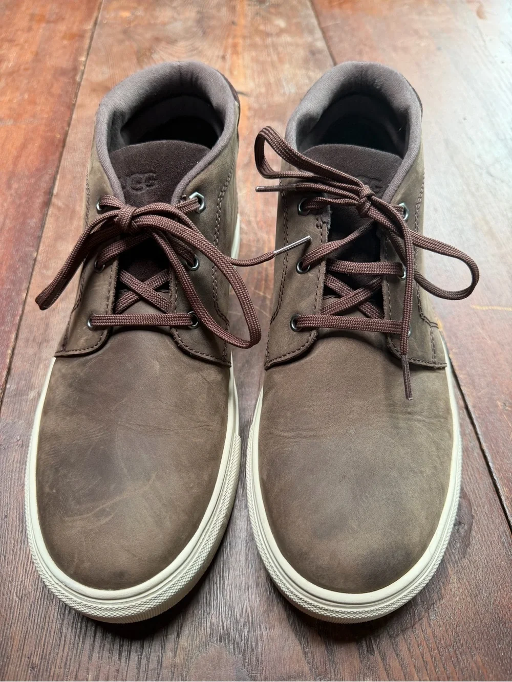 UGG Men's Brown Chukka Boots with Cream Sole Amazing Condition!
